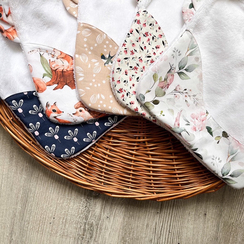 Bavoir 2ème âge réversible - pétales