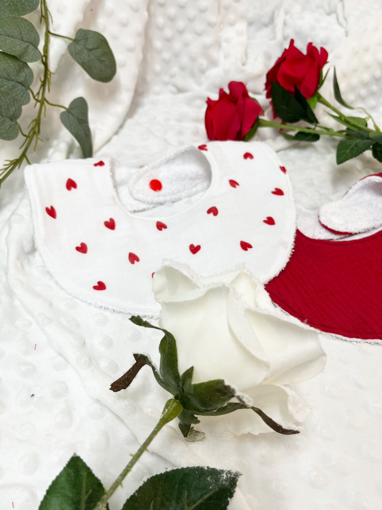 Lot de 2 bavoirs naissance - 0/6 mois - Le mois de l'Amour ♡